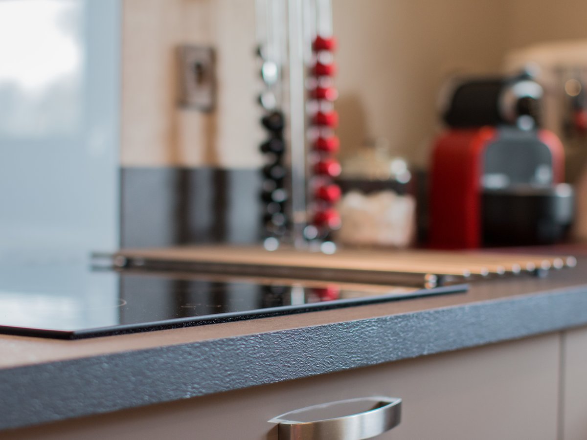 Cuisine avant-après sur mesure Light + Gris Clair Majestic Brillant