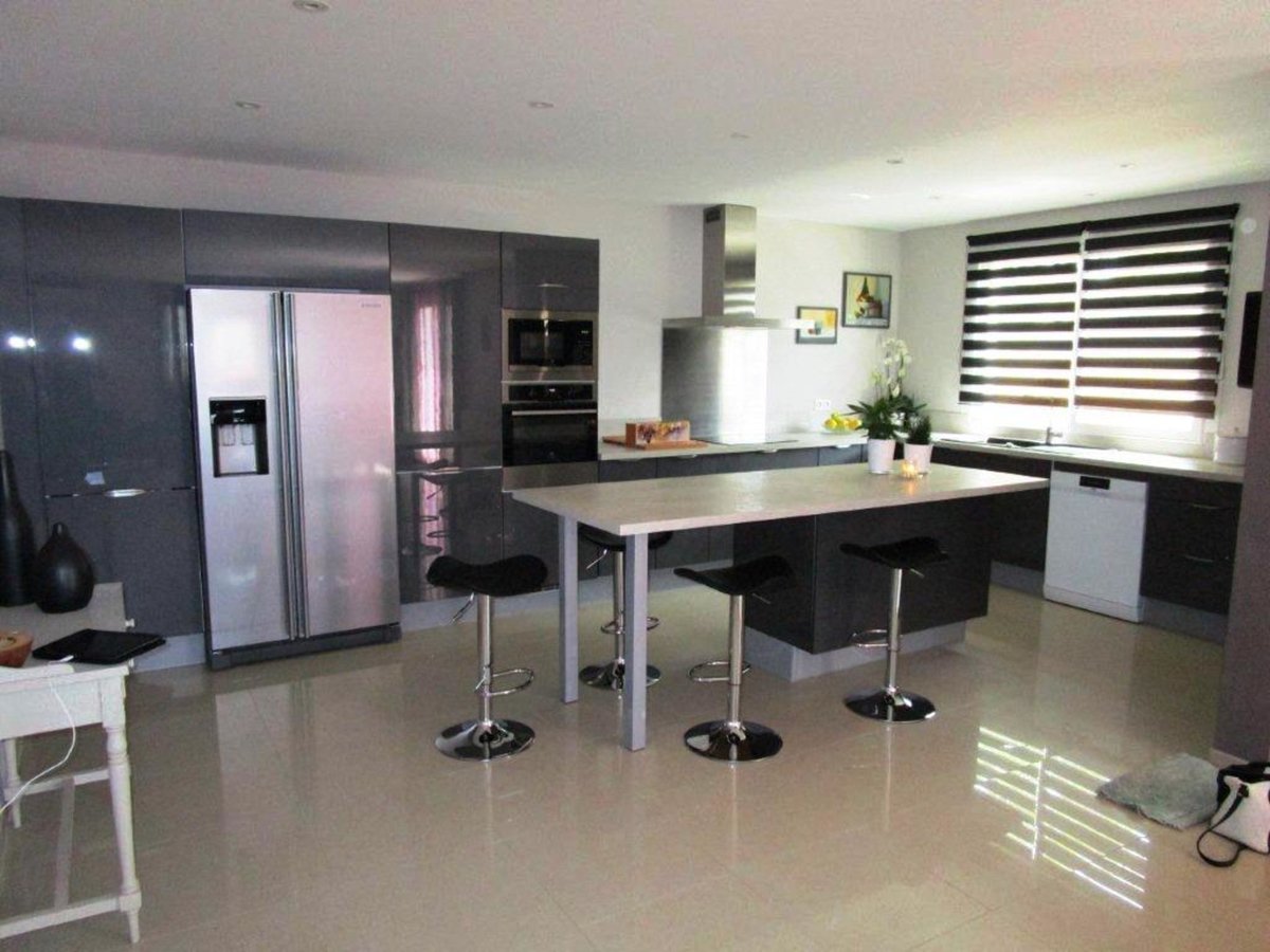 Cuisine équipée sur mesure Petilla + Anthracite majestic brillant