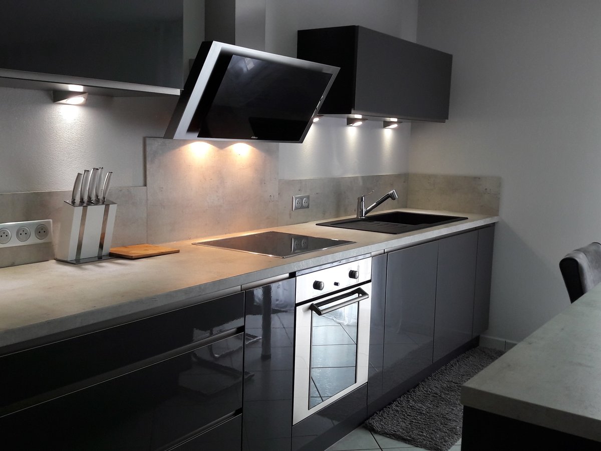 Rénovation cuisine sur mesure Light + Anthracite Majestic Brillant