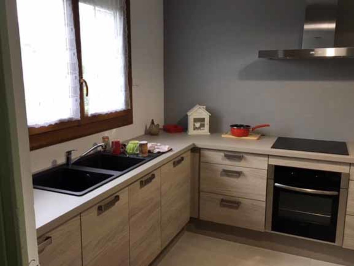 Cuisine avant-après sur mesure Vega + Chêne vieilli brossé