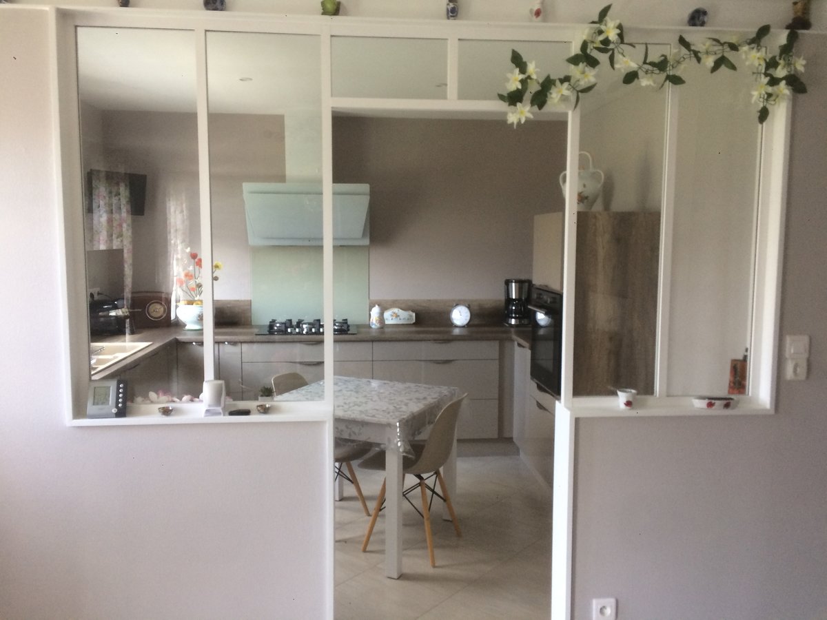 Rénovation cuisine équipée sur mesure Light Gris Clair Majestic Brillant