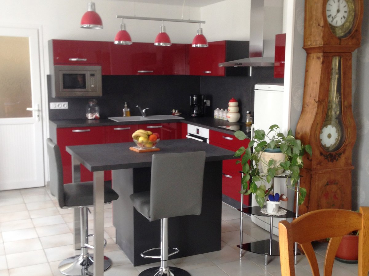 Rénovation cuisine sur mesure Light + Rouge Majestic Brillant