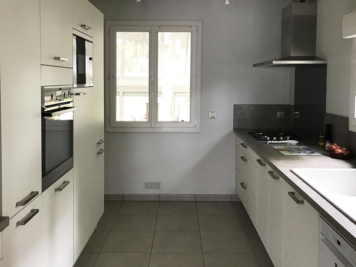 Cuisine équipée sur mesure Light Blanc brillant et Trend + Blanc Mat