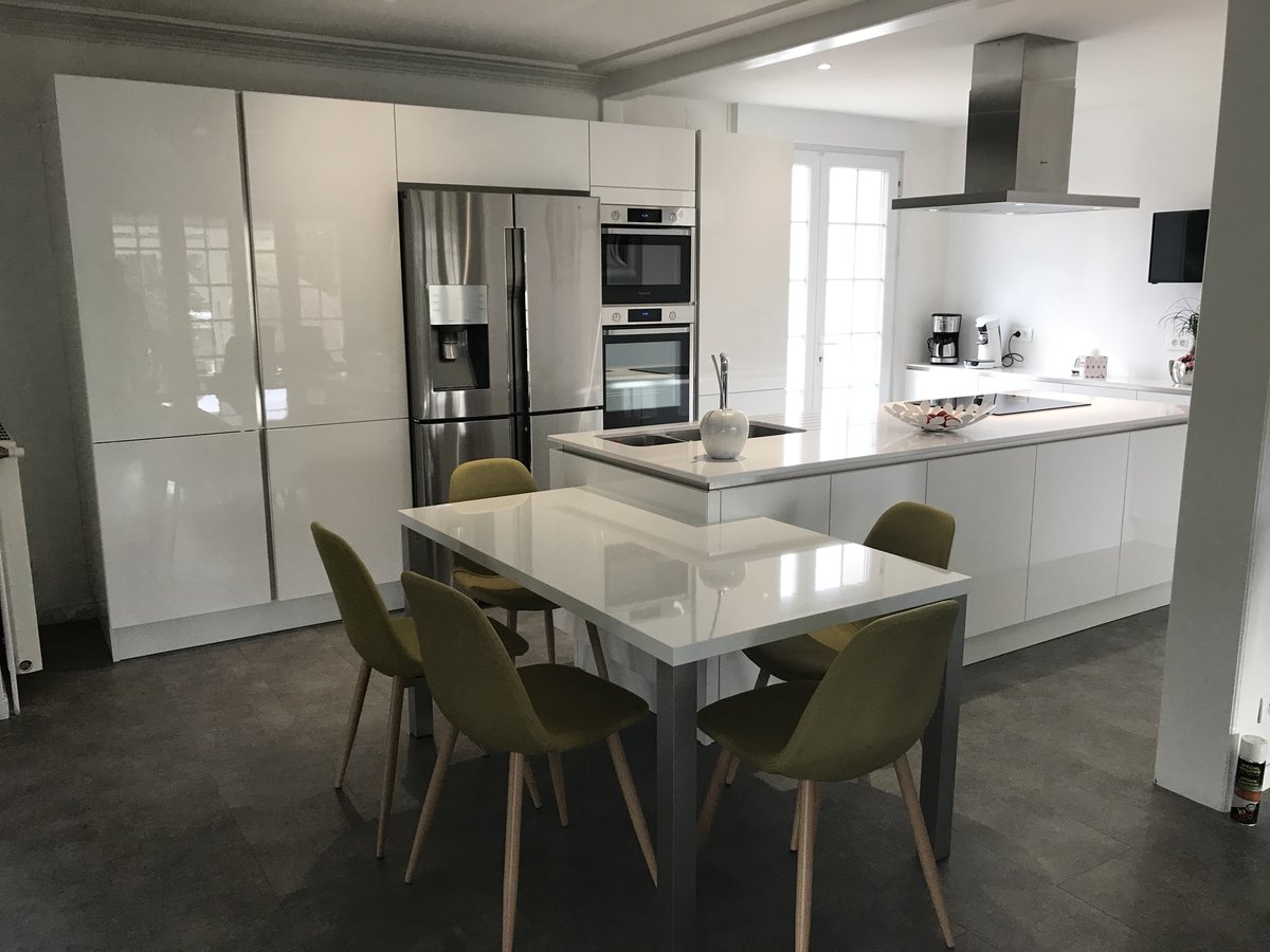 Cuisine équipée sur mesure E Light Blanc Brillant