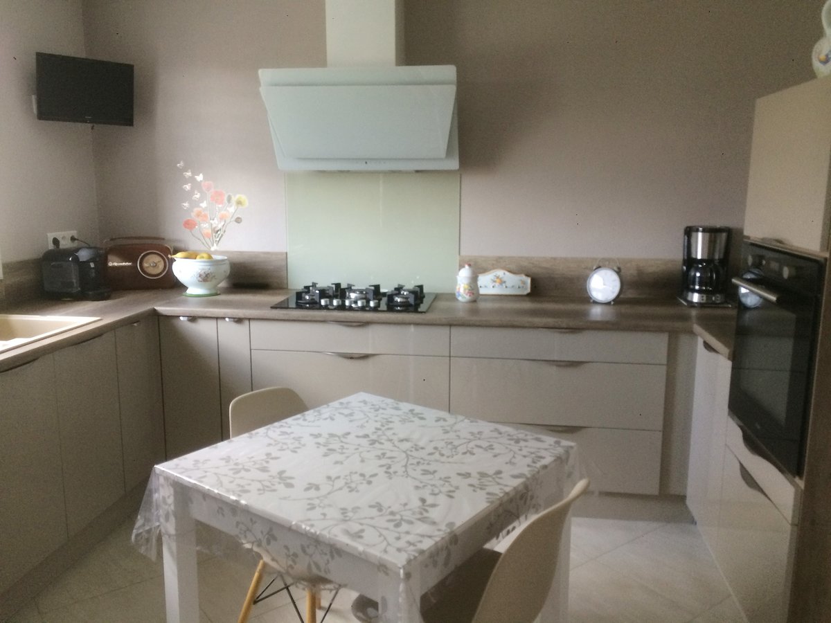 Cuisine avant-après sur mesure Light Gris Clair Majestic Brillant