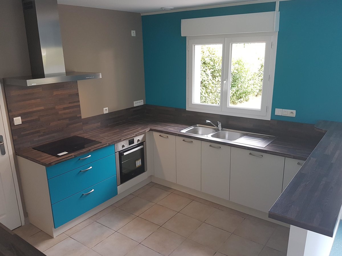 Cuisine équipée sur mesure Trend Pannacotta Mat et Color Laqué Curaçao