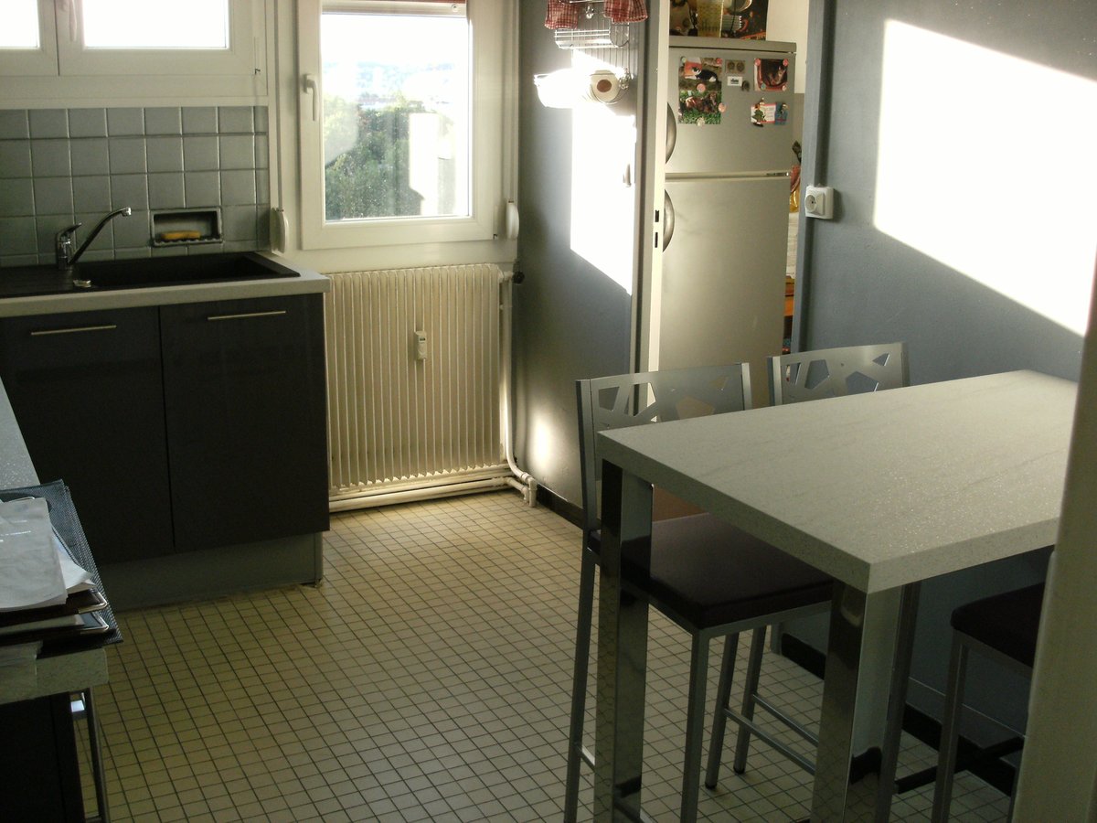 Cuisine avant-après sur mesure Petilla + Anthracite majestic brillant