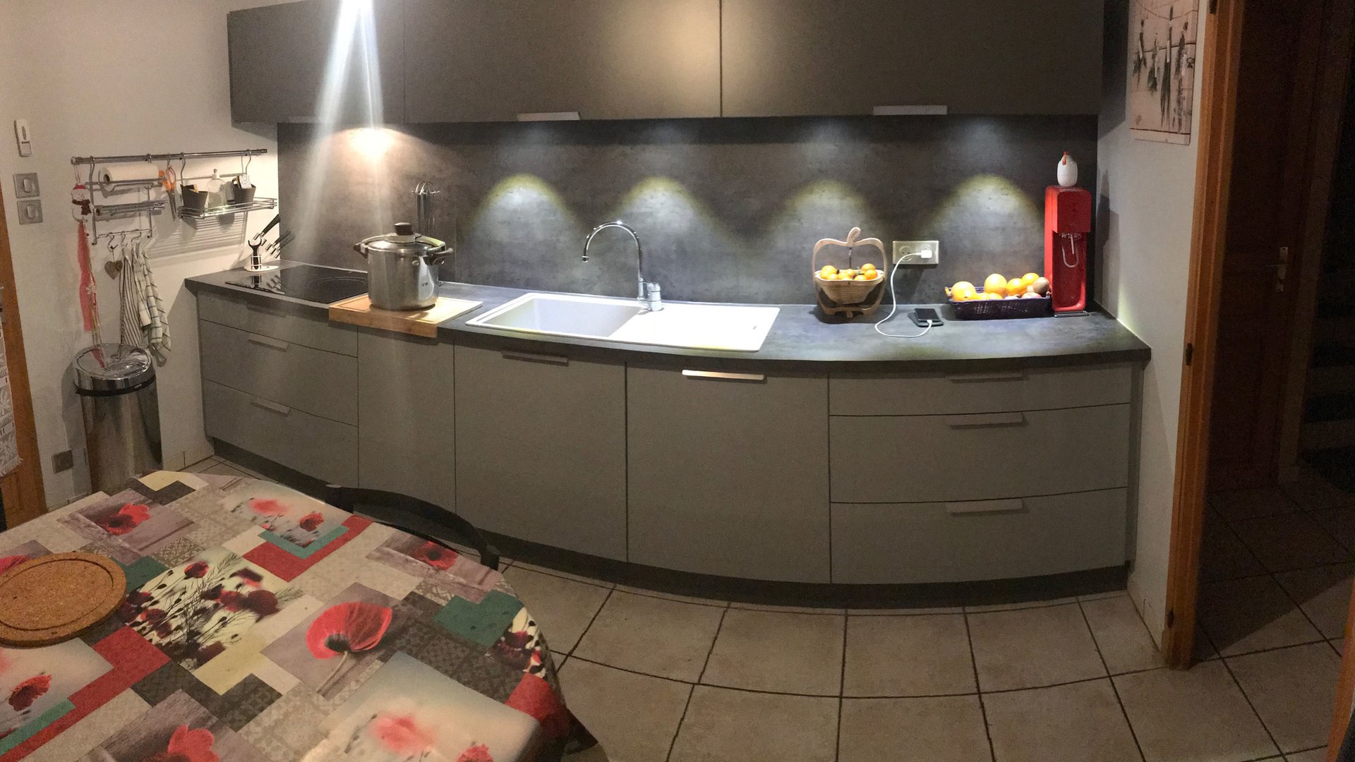 Cuisine équipée sur mesure Light Gris Clair Majestic Brillant et Trend Soft Grey