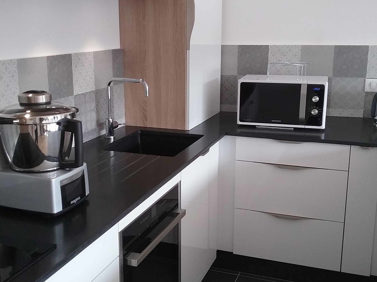 Cuisine avant-après sur mesure Light Blanc brillant