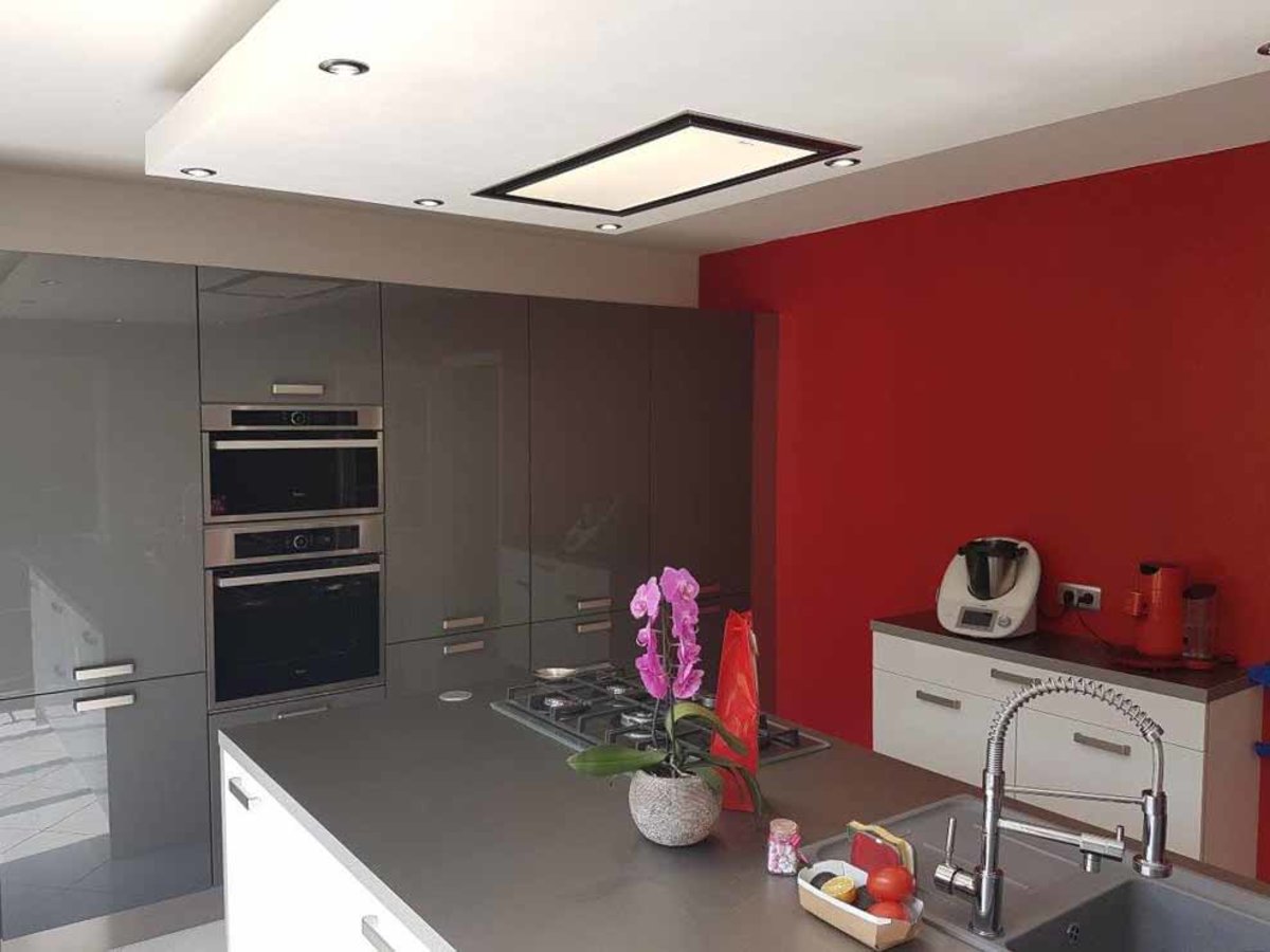 Cuisine avant-après sur mesure Light + Anthracite Majestic Brillant