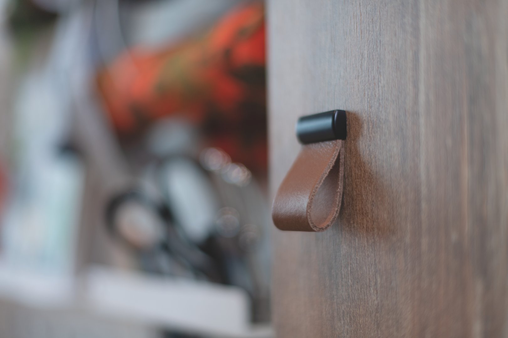 Poignée de meuble de cuisine en cuir