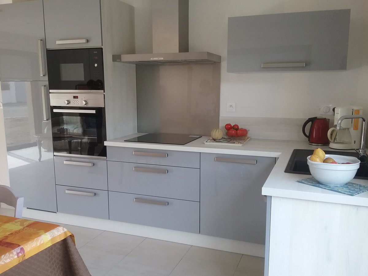 Rénovation cuisine équipée sur mesure Light Gris Clair Majestic Brillant