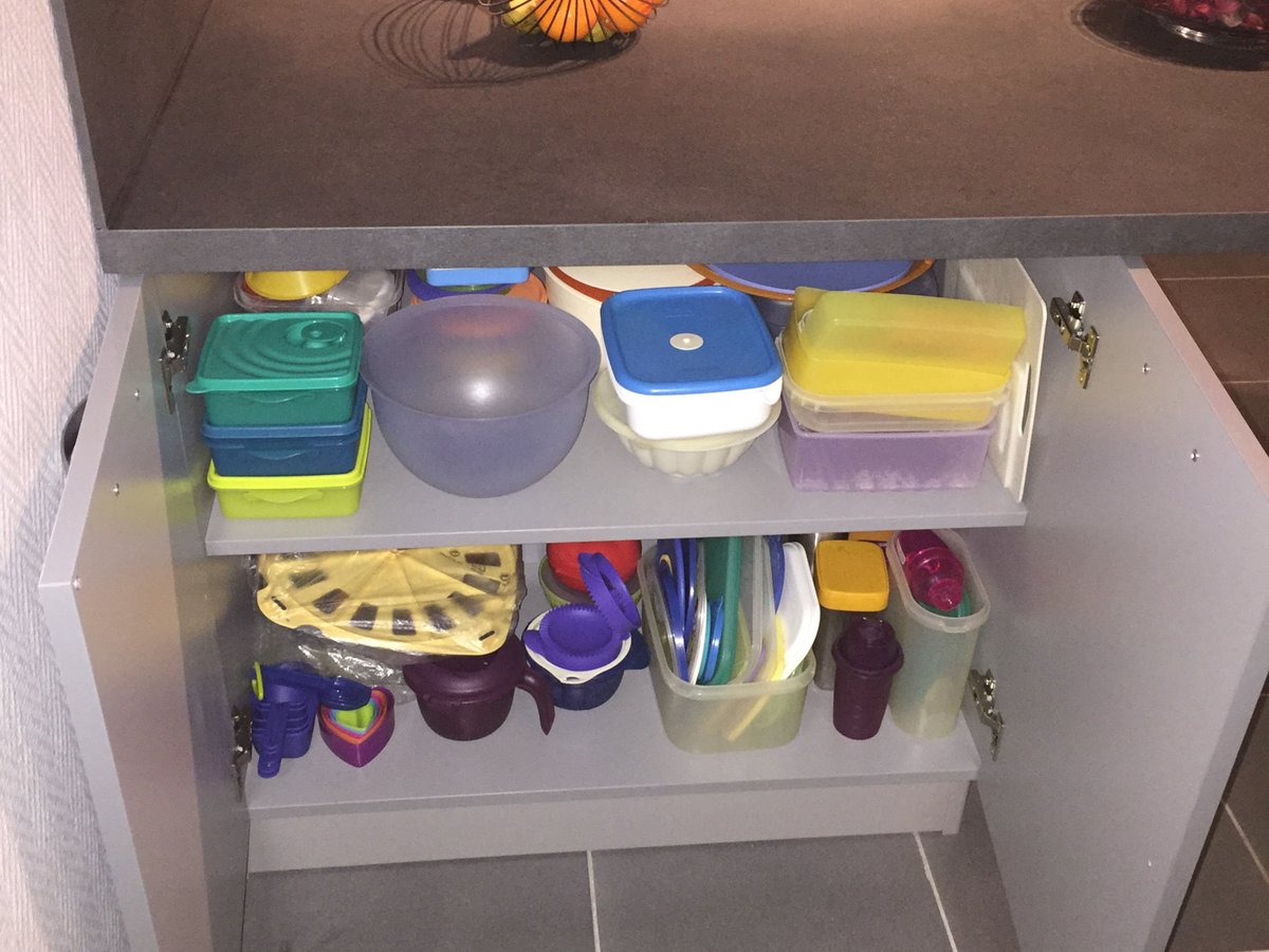 Cuisine avant-après sur mesure Light + Gris Clair Majestic Brillant et Light + Rouge Majestic Brillant