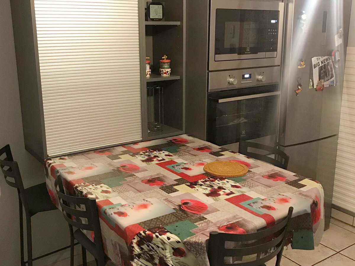 Rénovation cuisine équipée sur mesure Light Gris Clair Majestic Brillant et Trend Soft Grey