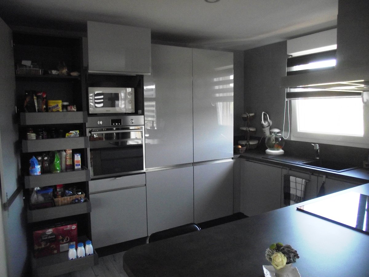 Cuisine avant-après sur mesure Light + Gris Clair Majestic Brillant