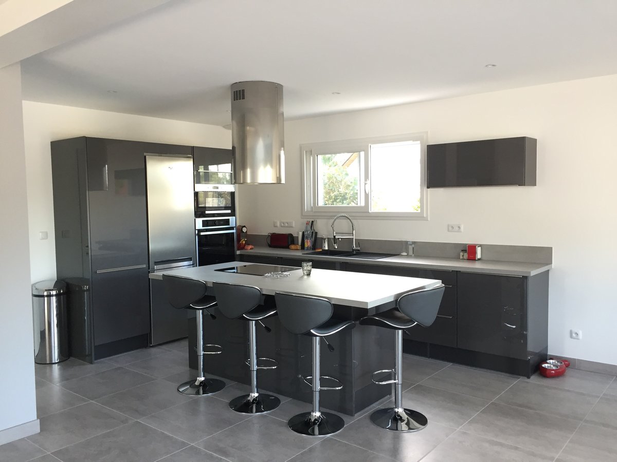 Cuisine équipée sur mesure Light + Anthracite Majestic Brillant