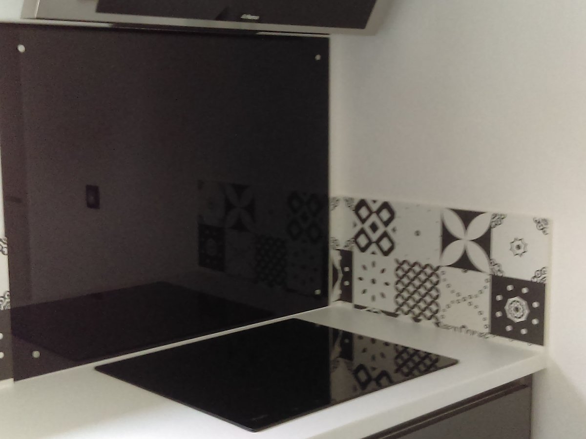 Cuisine avant-après sur mesure Light Anthracite Majestic Brillant et Blanc Brillant