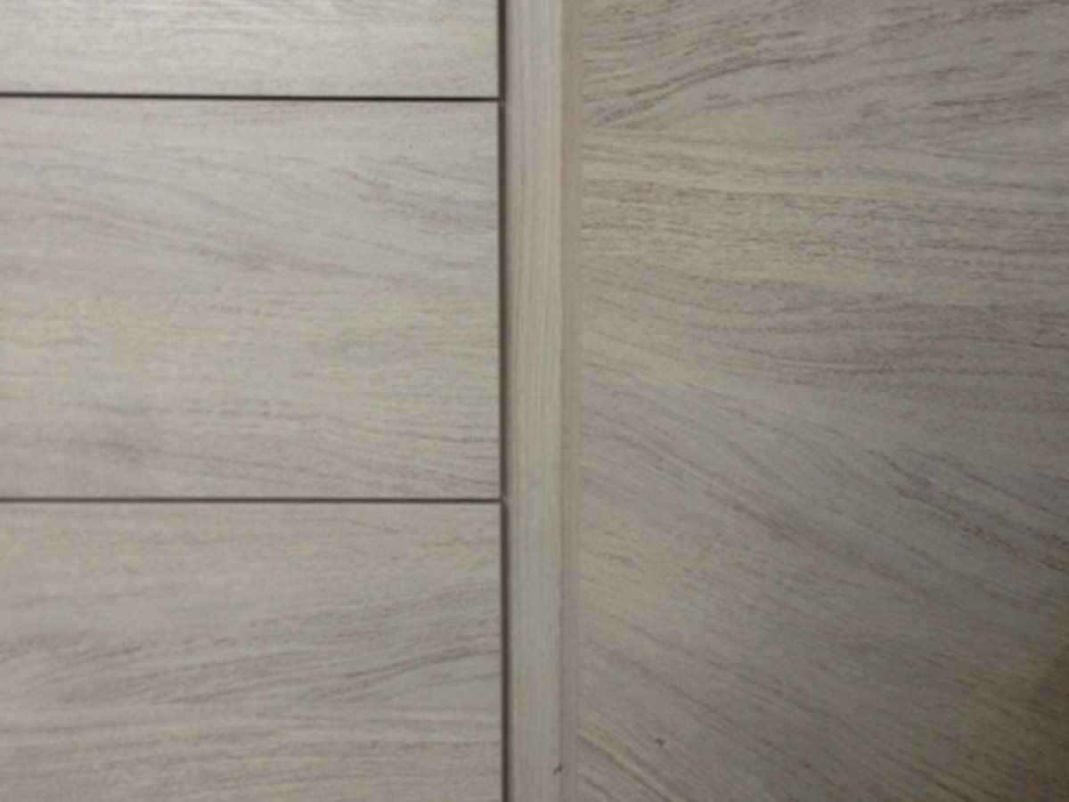 Rénovation cuisine sur mesure Vega + Chêne vieilli brossé et Trend + Chêne vieilli