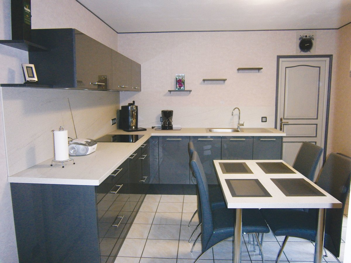 Cuisine équipée sur mesure Light + Anthracite Majestic Brillant