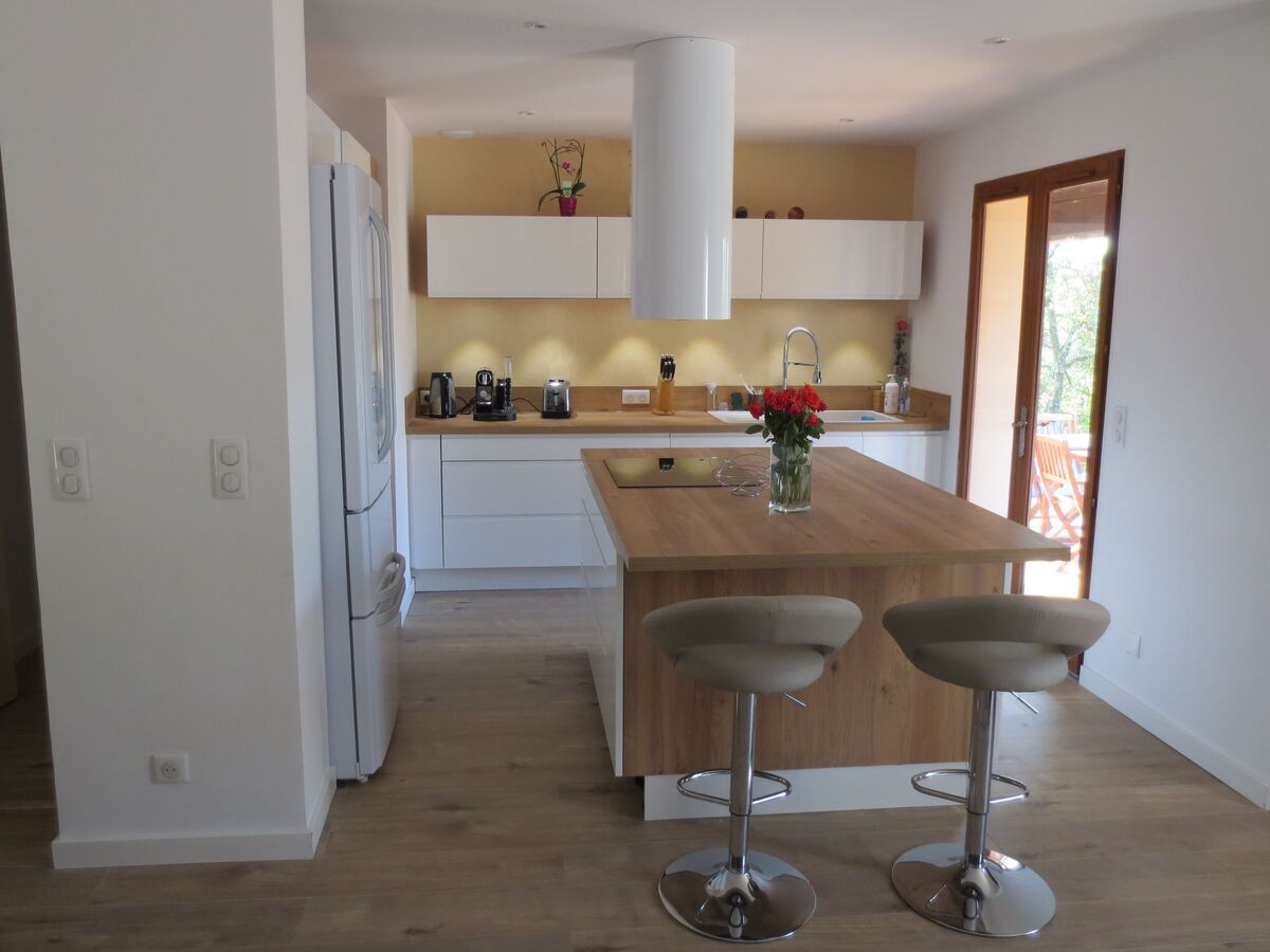 Rénovation cuisine sur mesure Pure Brillant Blanc Brillant et Trend + Chêne honey