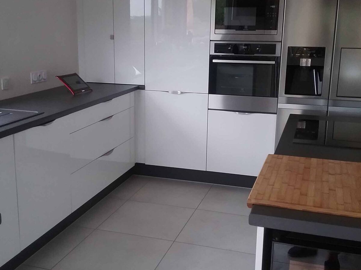 Cuisine avant-après sur mesure Light Blanc brillant