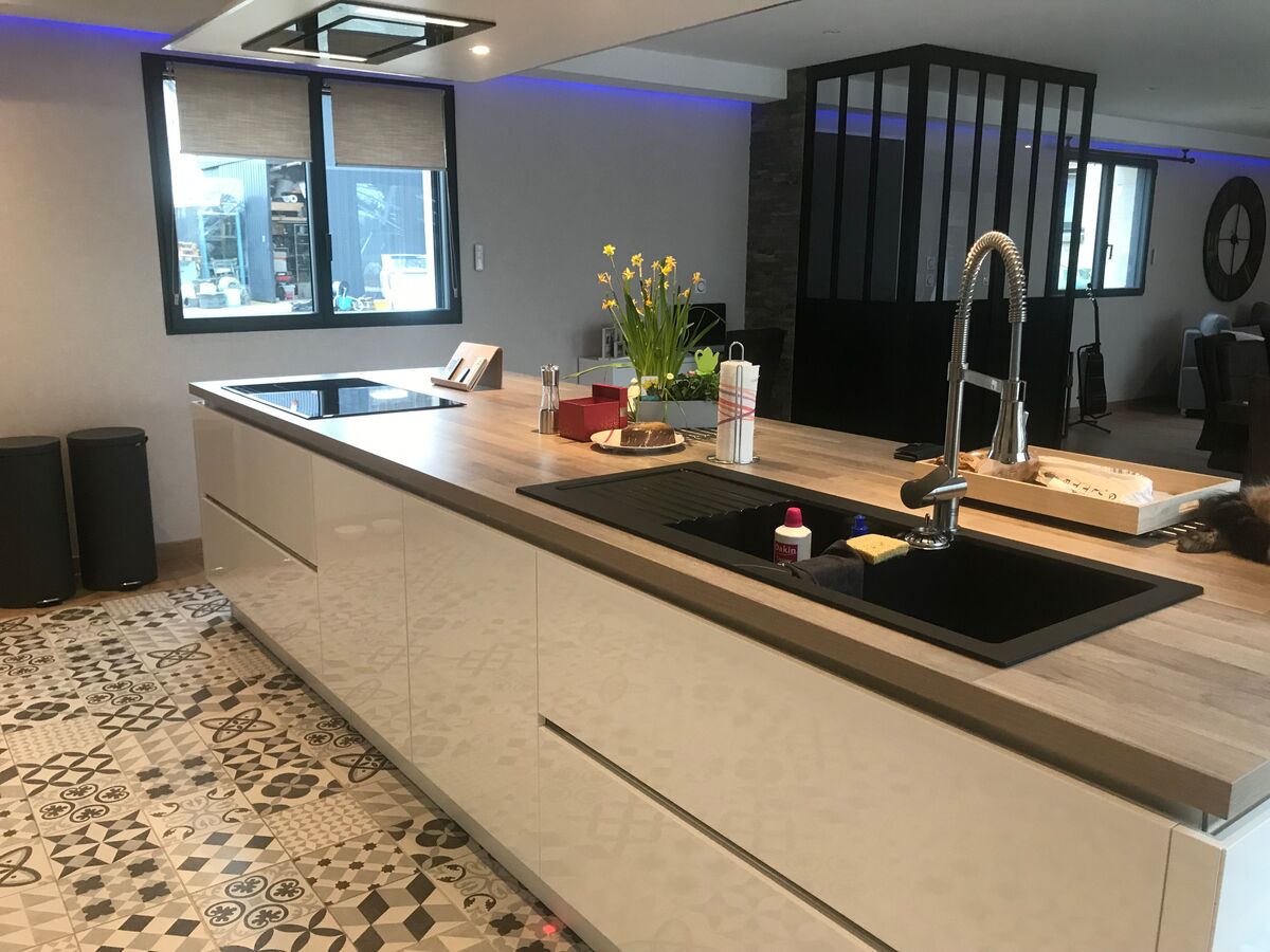 Cuisine avant-après sur mesure E-Light Blanc Brillant