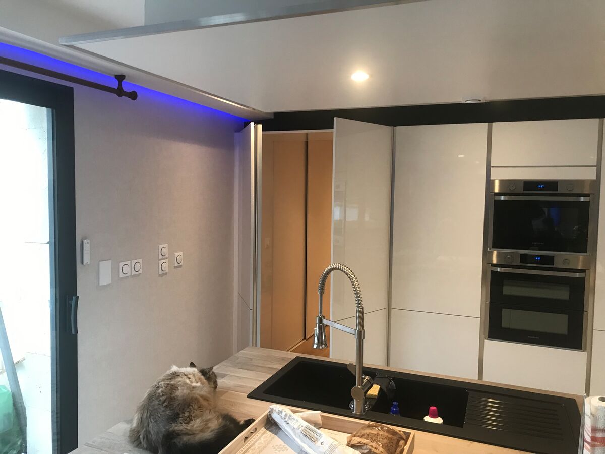 Cuisine avant-après sur mesure E-Light Blanc Brillant