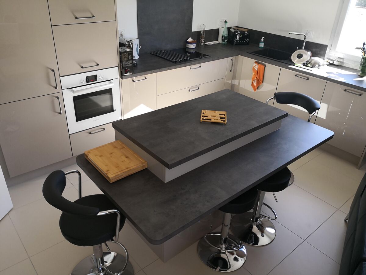 Rénovation cuisine équipée sur mesure Light Grège Majestic Brillant