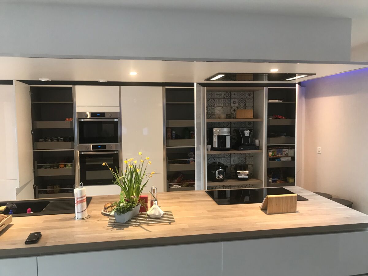 Cuisine avant-après sur mesure E-Light Blanc Brillant