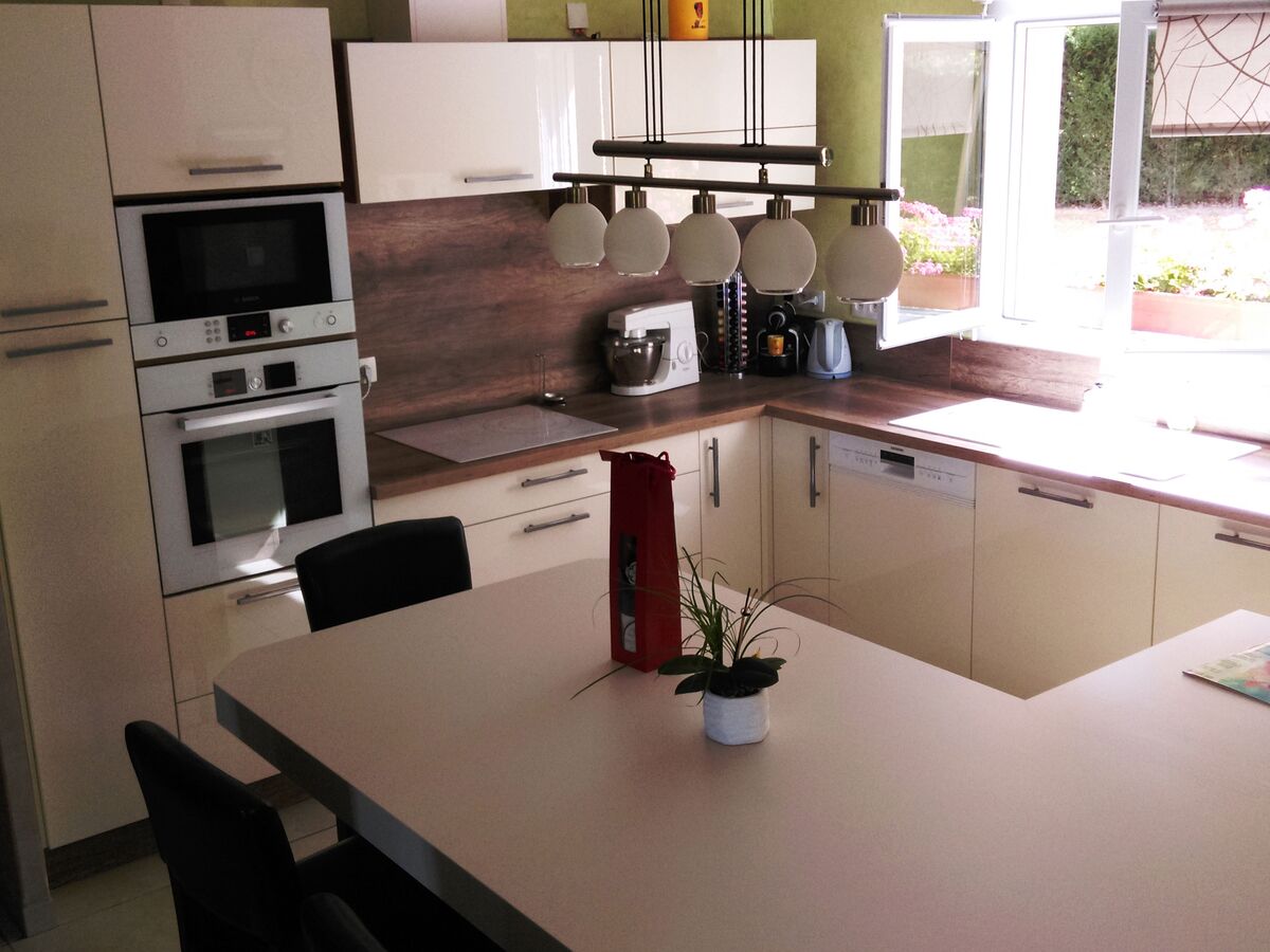 Rénovation cuisine sur mesure Light Blanc brillant et Trend + Winoka