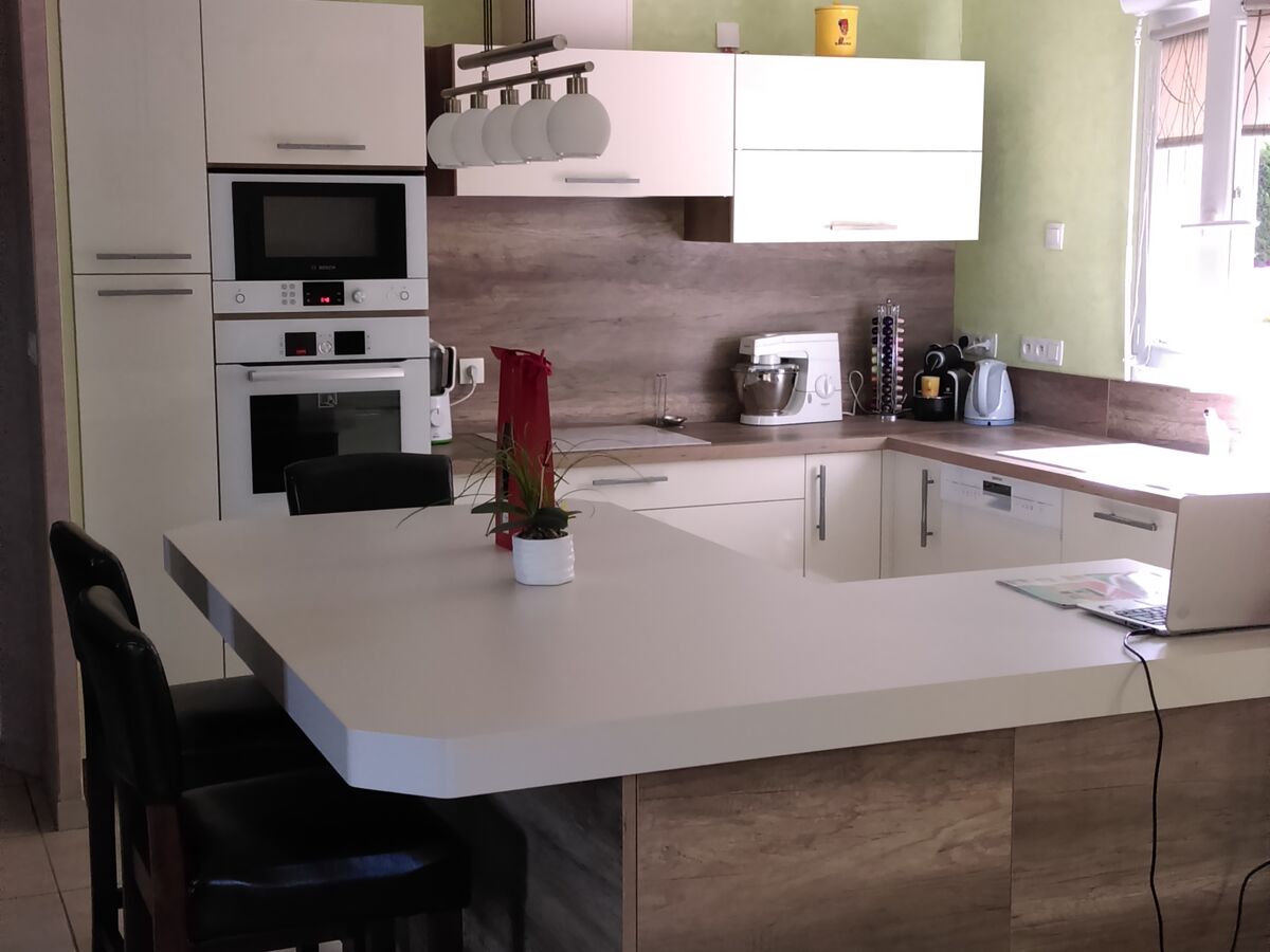 Cuisine avant-après sur mesure Light Blanc brillant et Trend + Winoka