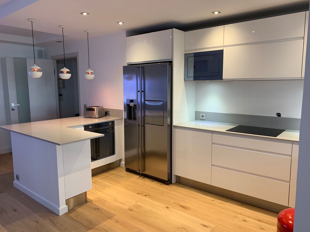 Rénovation cuisine équipée sur mesure Pure Brillant Laqué Blanc Brillant