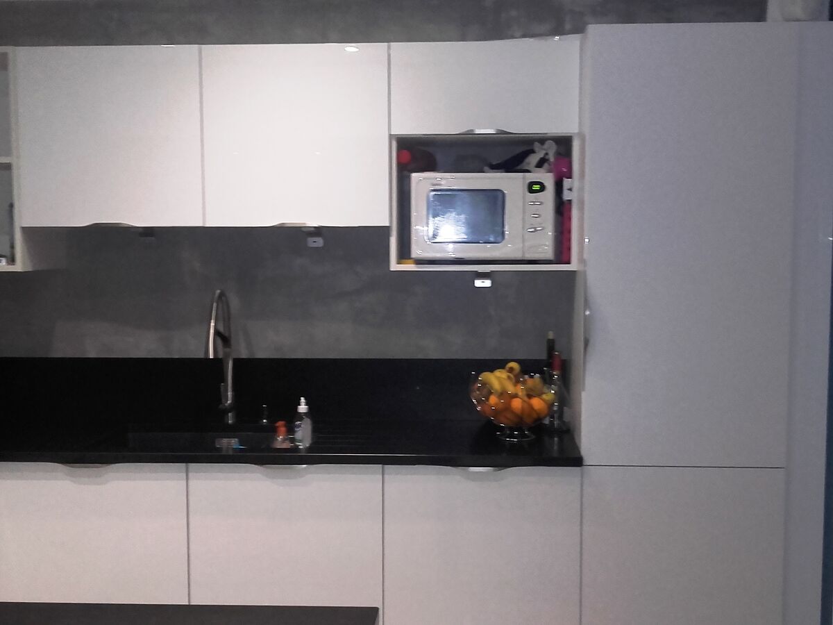 Cuisine avant-après sur mesure Light Blanc brillant