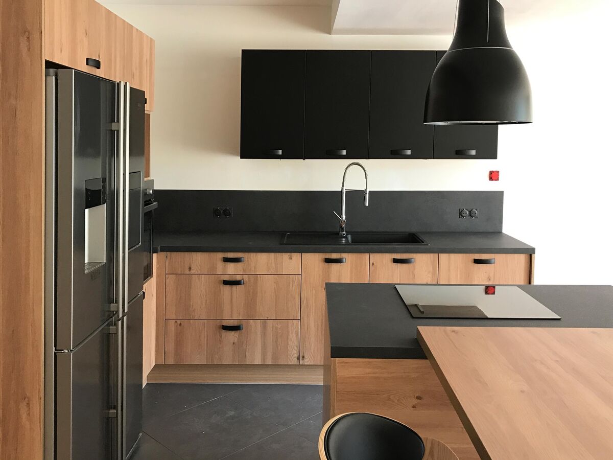 Cuisine avant-après sur mesure Trend + Chêne honey