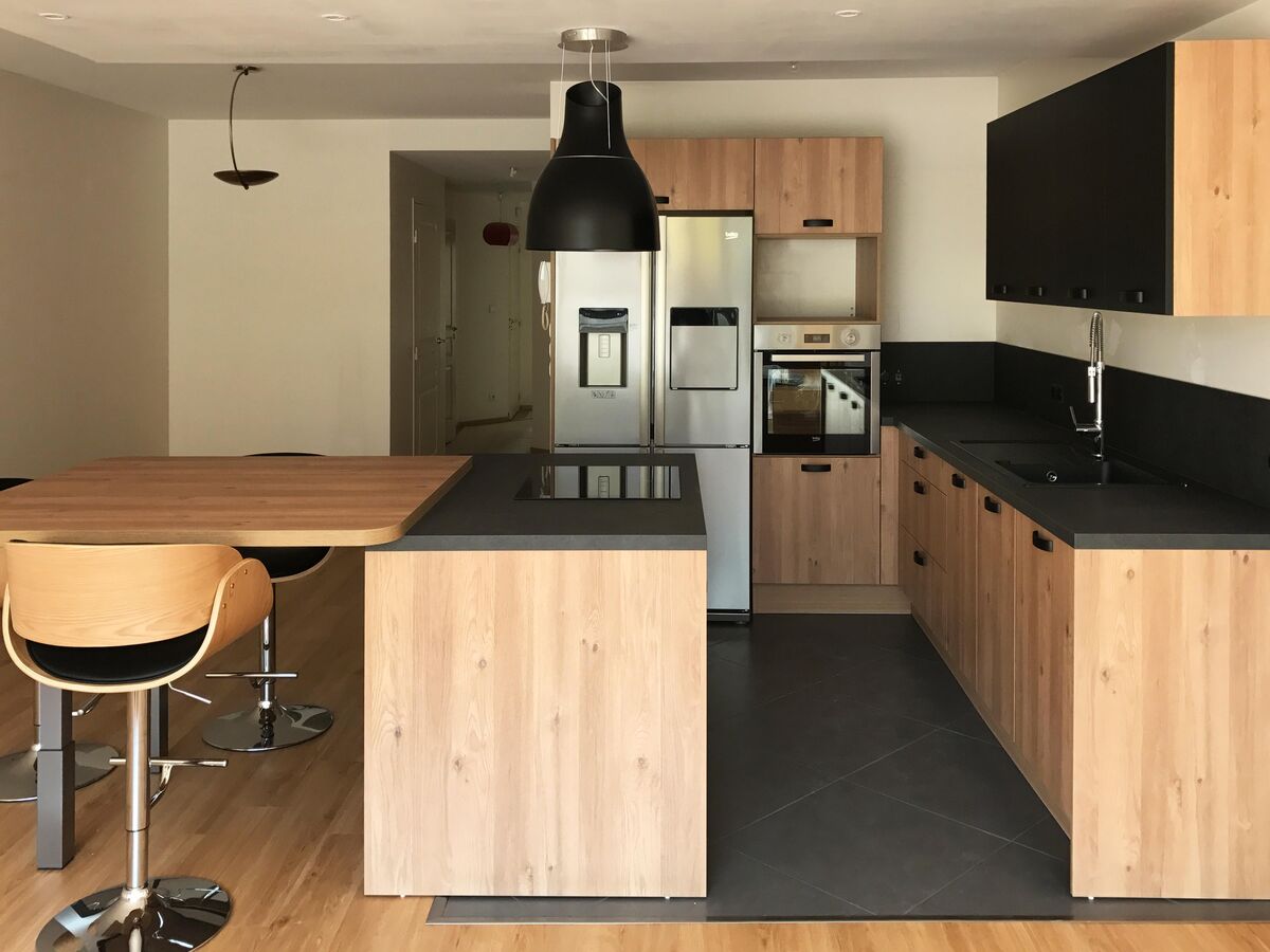Cuisine avant-après sur mesure Trend + Chêne honey
