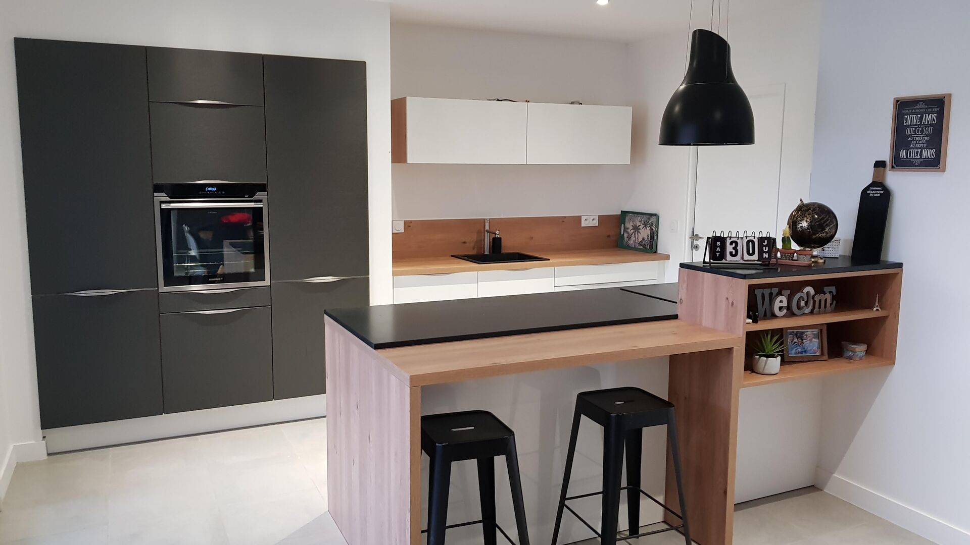 Cuisine équipée sur mesure Label Métal Brossé et Light Blanc Brillant