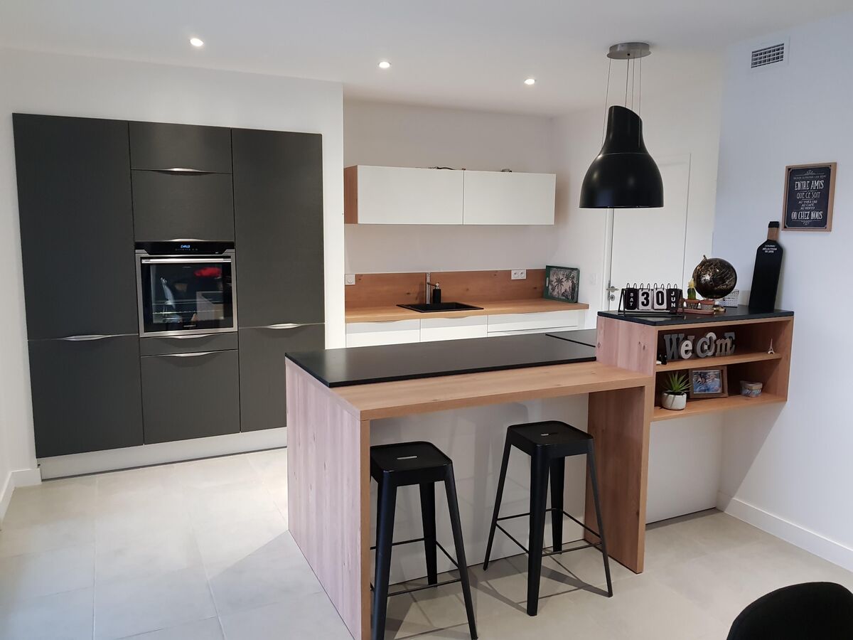 Cuisine équipée sur mesure Label Métal Brossé et Light Blanc Brillant