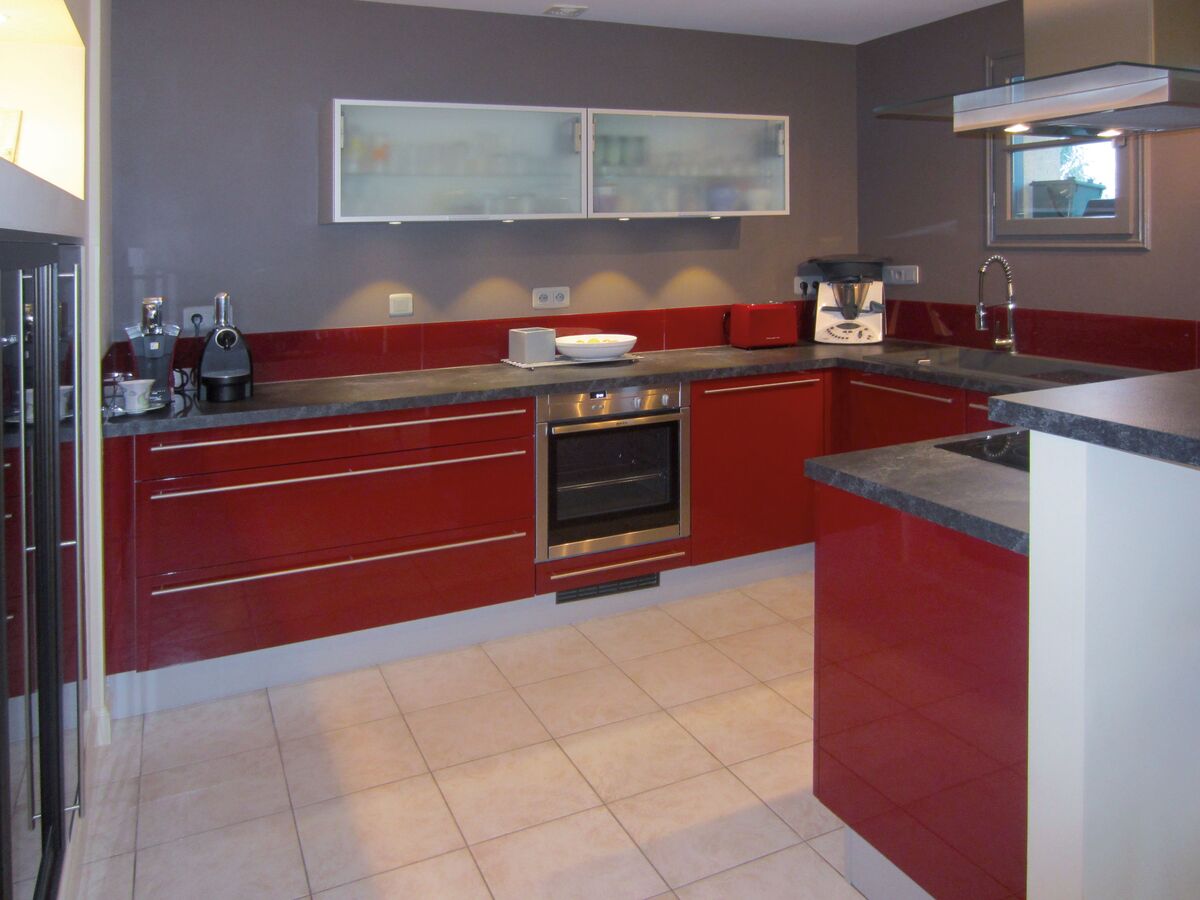 Cuisine avant-après sur mesure Light + Rouge Majestic Brillant