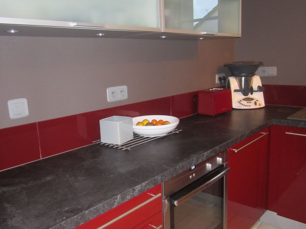 Cuisine avant-après sur mesure Light + Rouge Majestic Brillant