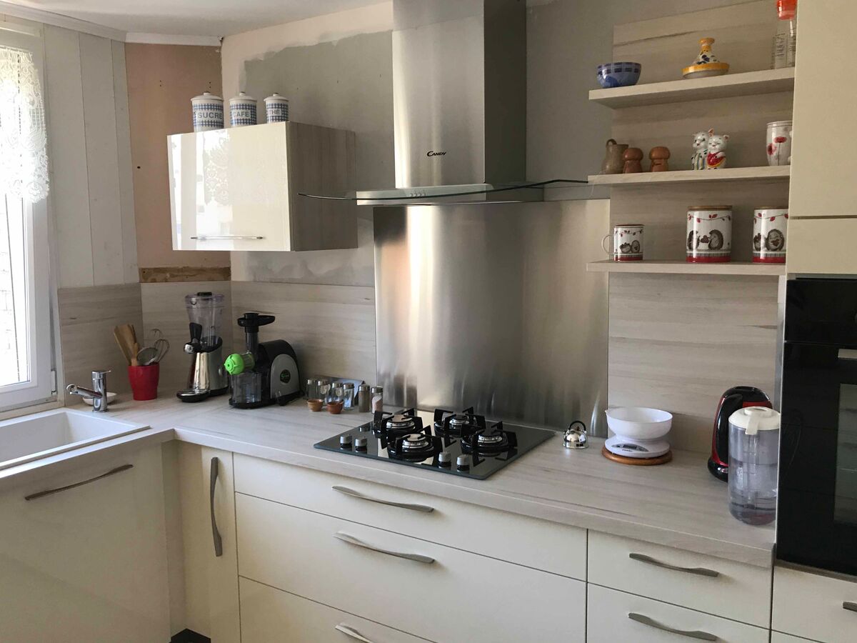 Cuisine avant-après sur mesure Light + Pannacotta Majestic brillant