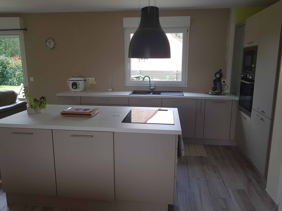 Cuisine avant-après sur mesure Trend + Taupe mat