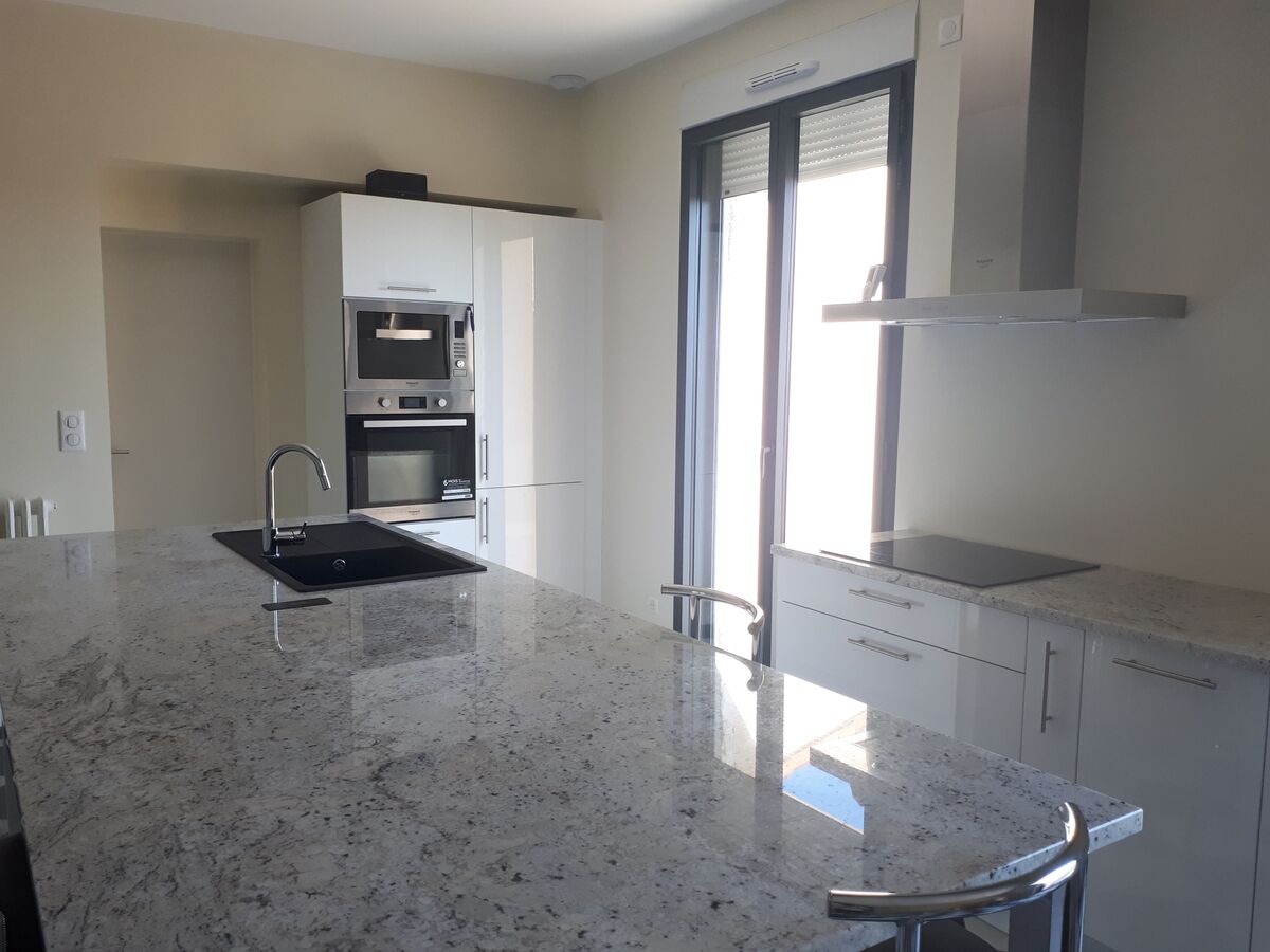 Cuisine équipée sur mesure Light Blanc Brillant