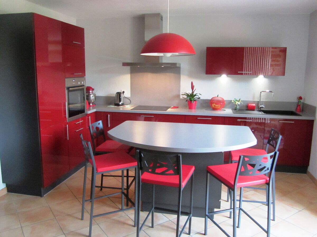 Cuisine sur mesure rouge majestic brillant de jean-pierre a. - R?�alisation Cuisinella