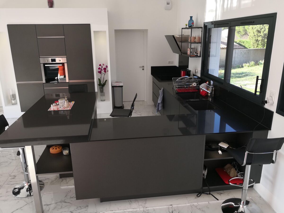 Rénovation cuisine équipée sur mesure Label Métal Brossé