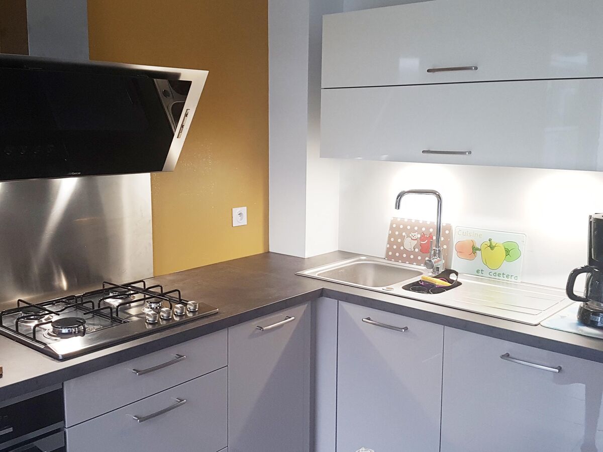 Rénovation cuisine équipée sur mesure Light Grège Majestic Brillant et Pannacotta Majestic Brillant