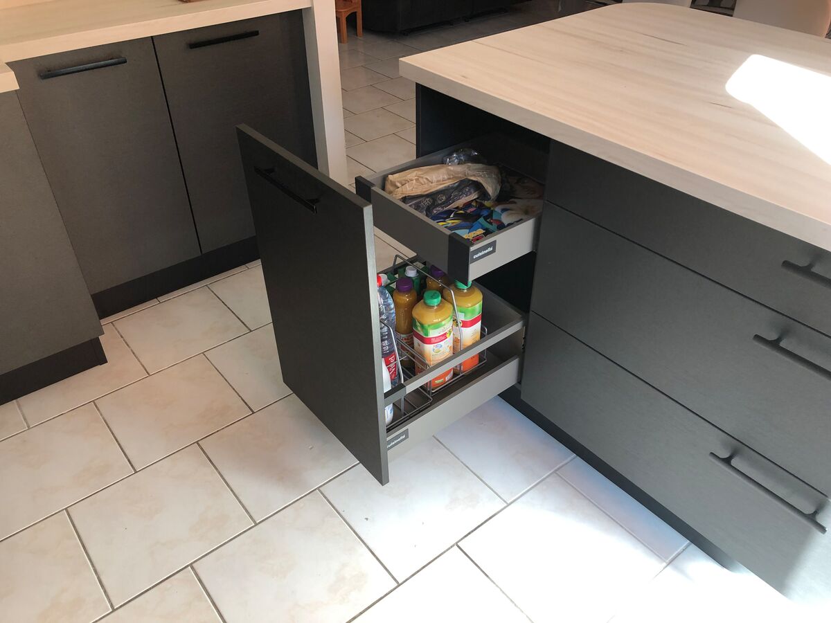 Cuisine 3d sur mesure Label Métal Brossé