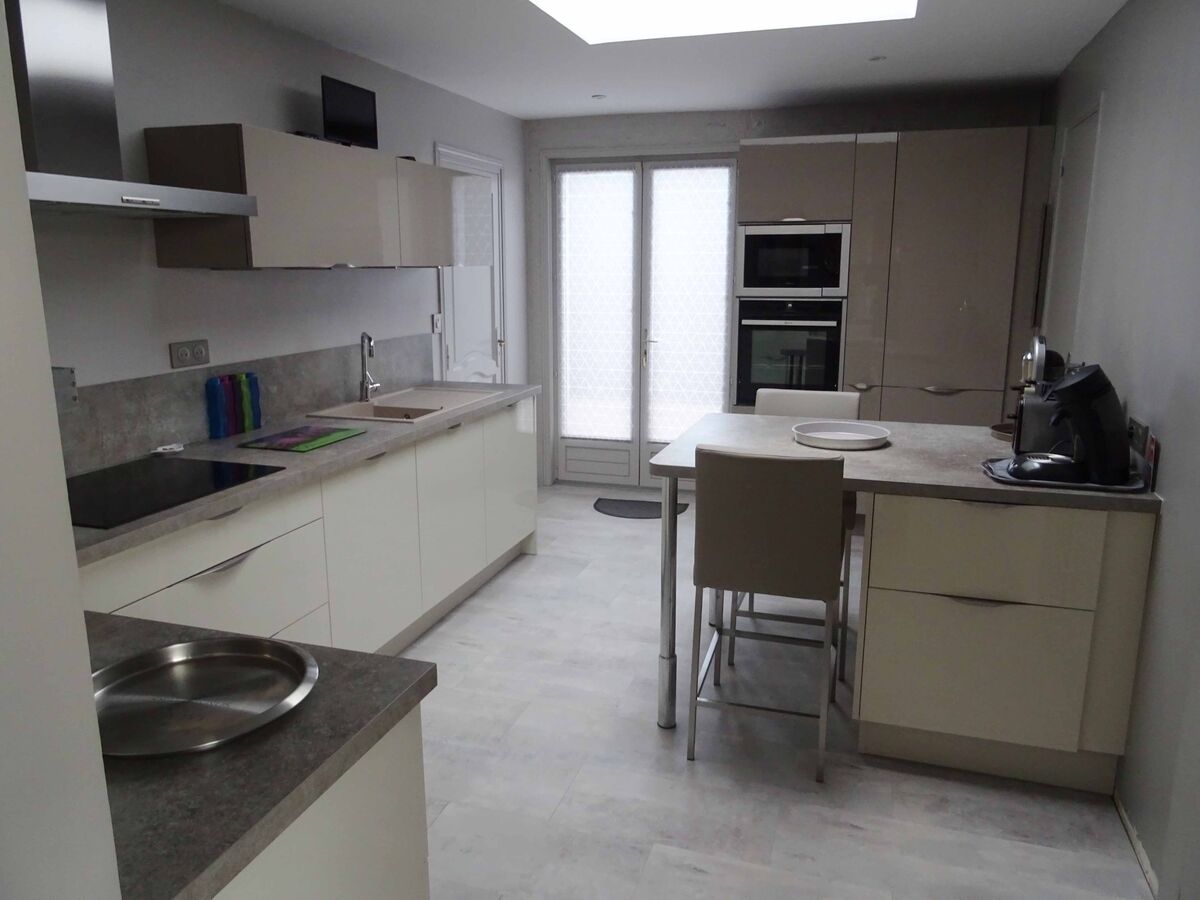 Cuisine équipée sur mesure Light pannacota majestic brillant