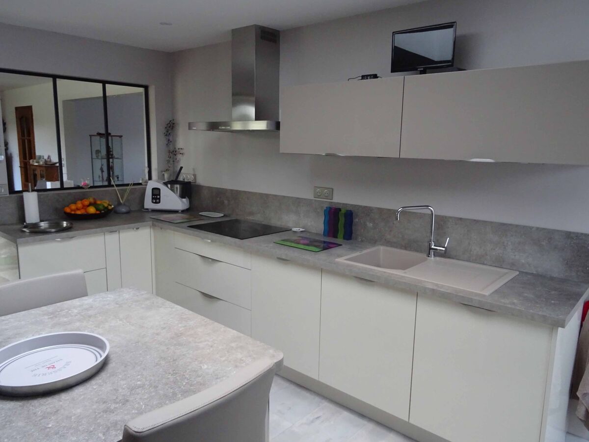 Cuisine avant-après sur mesure Light pannacota majestic brillant