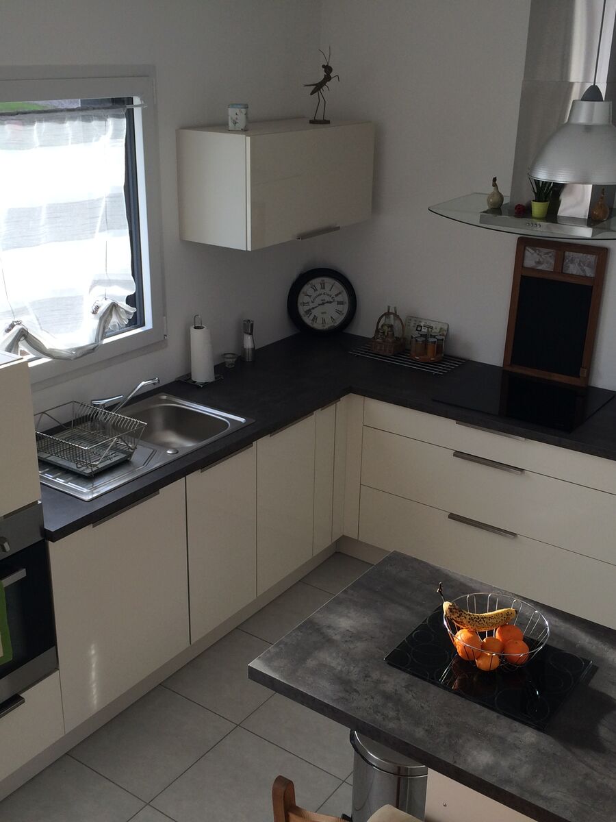 Cuisine équipée sur mesure Light + Pannacotta Majestic brillant