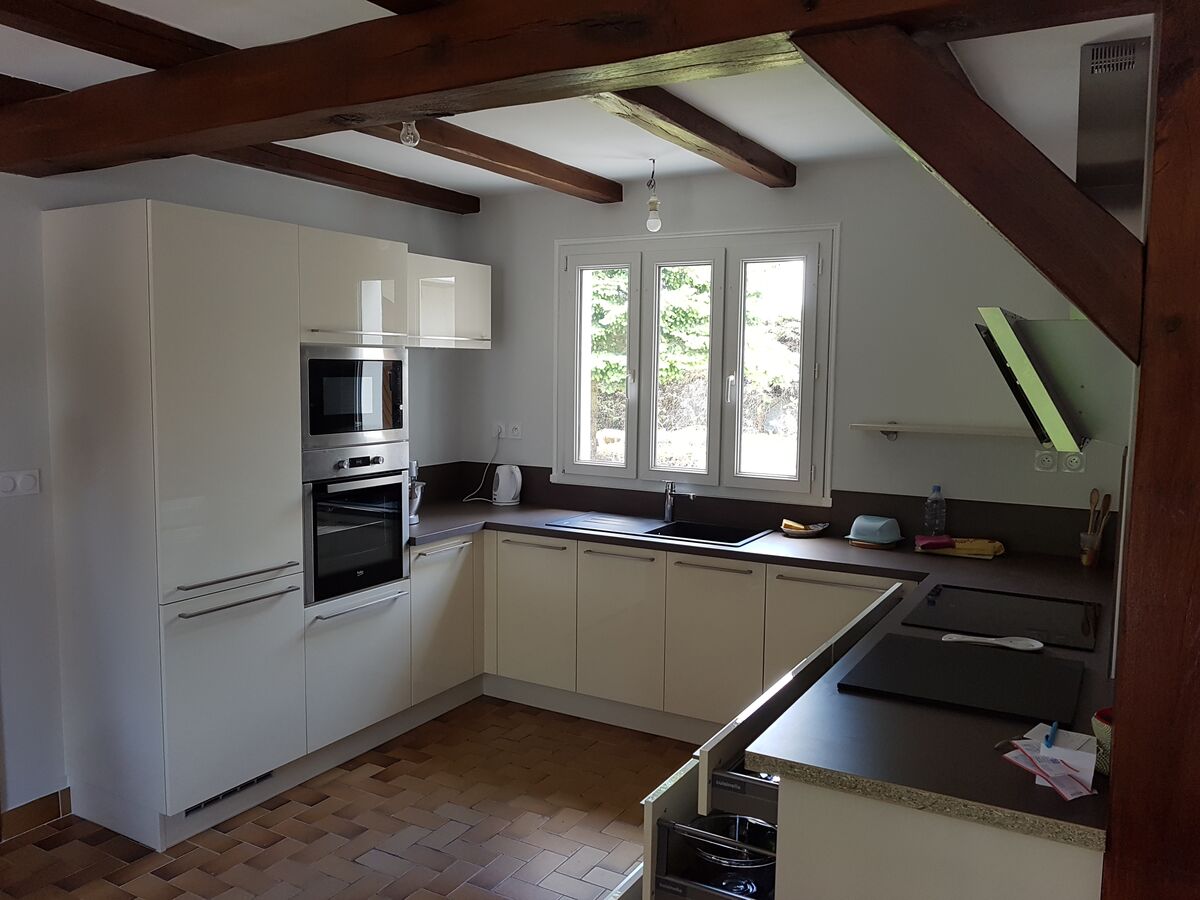 Cuisine équipée sur mesure Light + Pannacotta Majestic brillant